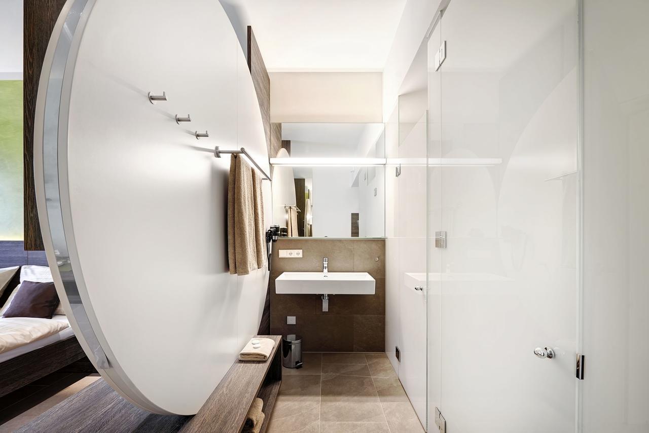 Eee Hotel Траун Экстерьер фото