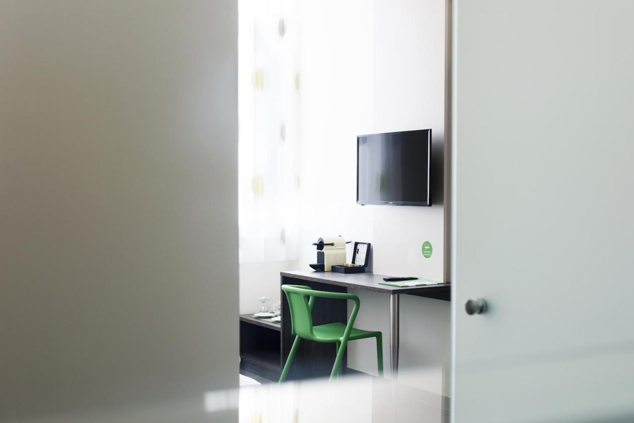 Eee Hotel Траун Экстерьер фото
