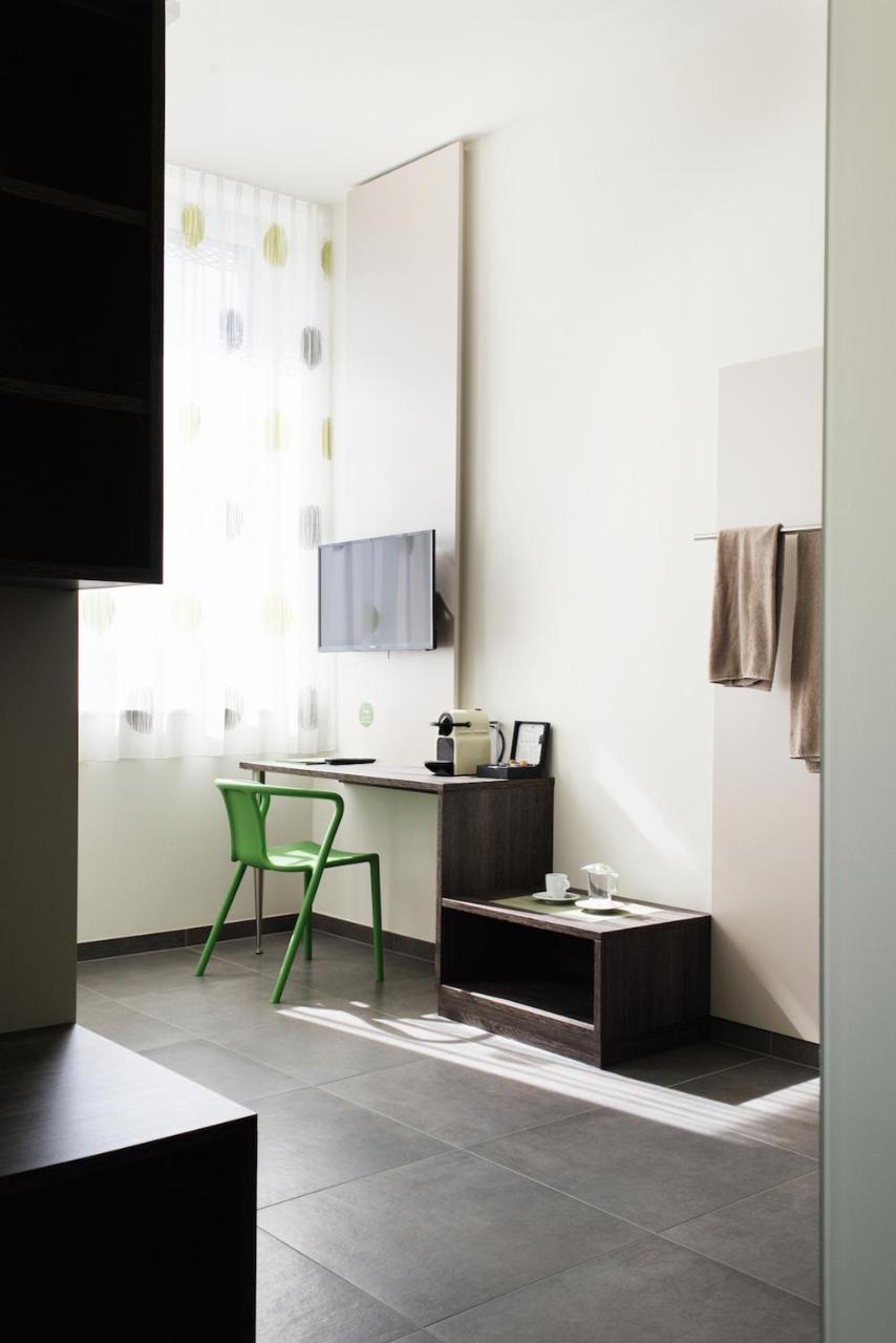 Eee Hotel Траун Экстерьер фото