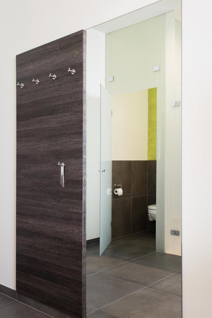 Eee Hotel Траун Экстерьер фото