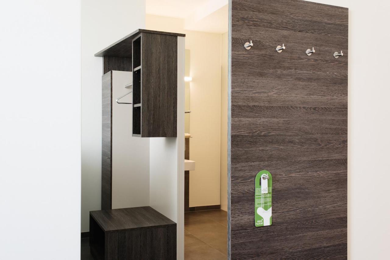 Eee Hotel Траун Экстерьер фото