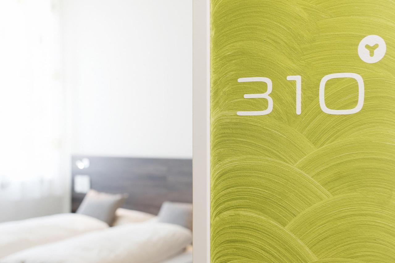 Eee Hotel Траун Экстерьер фото