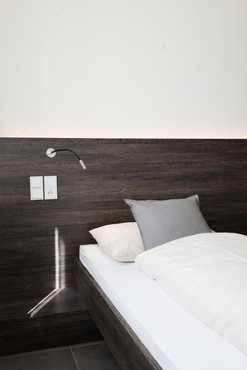 Eee Hotel Траун Экстерьер фото