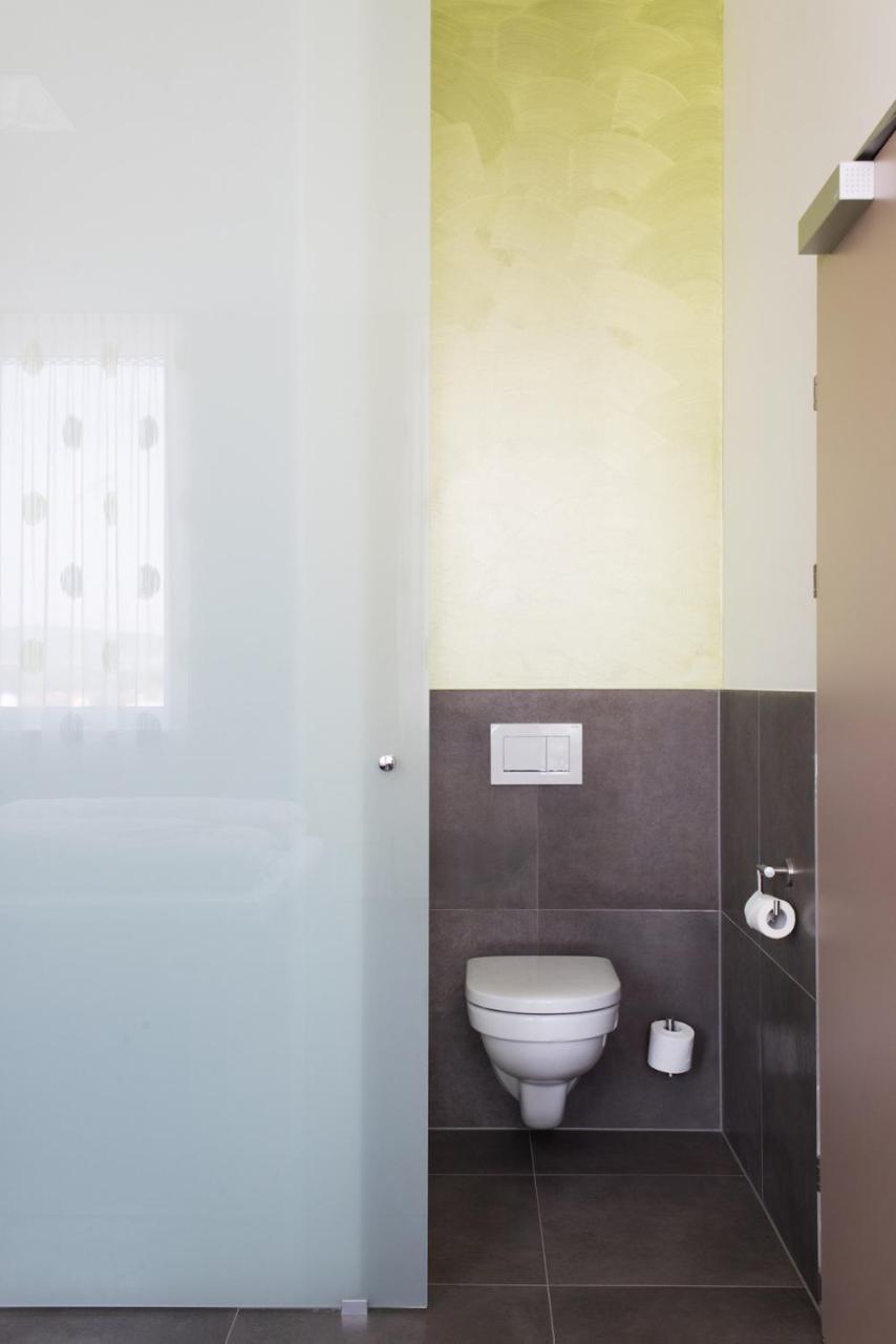Eee Hotel Траун Экстерьер фото