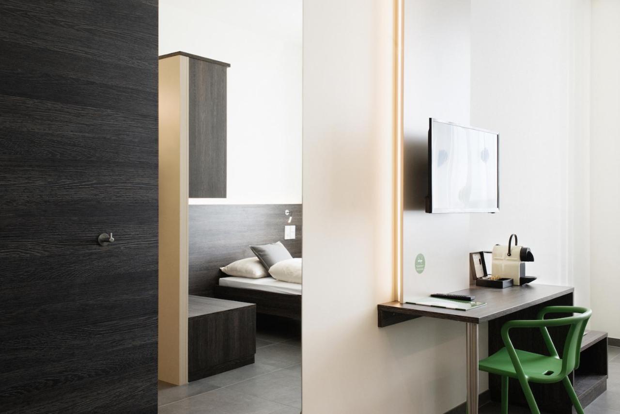 Eee Hotel Траун Экстерьер фото